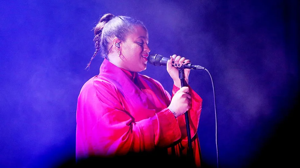 Reggaefantast. 2009 var Seinabo Sey volontär på Uppsala Reggaefestival. I övrigt har hon inte besökt stan särskilt mycket. Men förra årets turnépremiär (bilden) var i Uppsala.