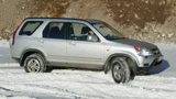 Honda CR-V är mer trygg och pålitlig än tuff terrängbil. Men härligt för den som vill sitta högt och ha utblick över trafiken.