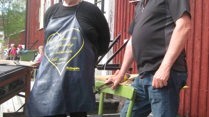 Grillmästarna Per-Erik Abrahamsson och KG Eksholm hade fullt upp.