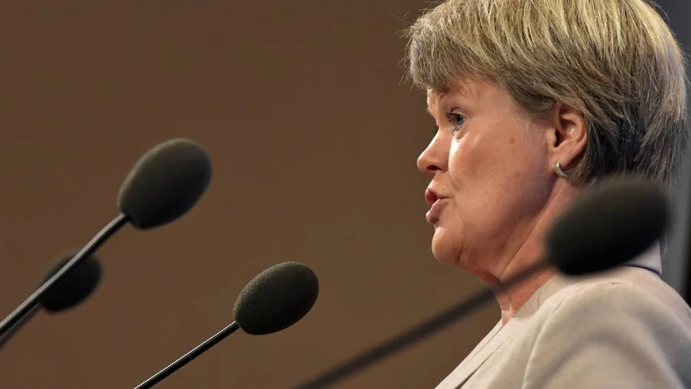 Ulla Andersson (V). Propagerar för sänkt skatt?