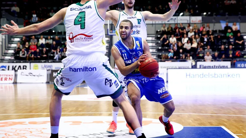 Hett villebråd.  Jonathan Person jagas, enligt uppgifr, av Södertälje Kings.