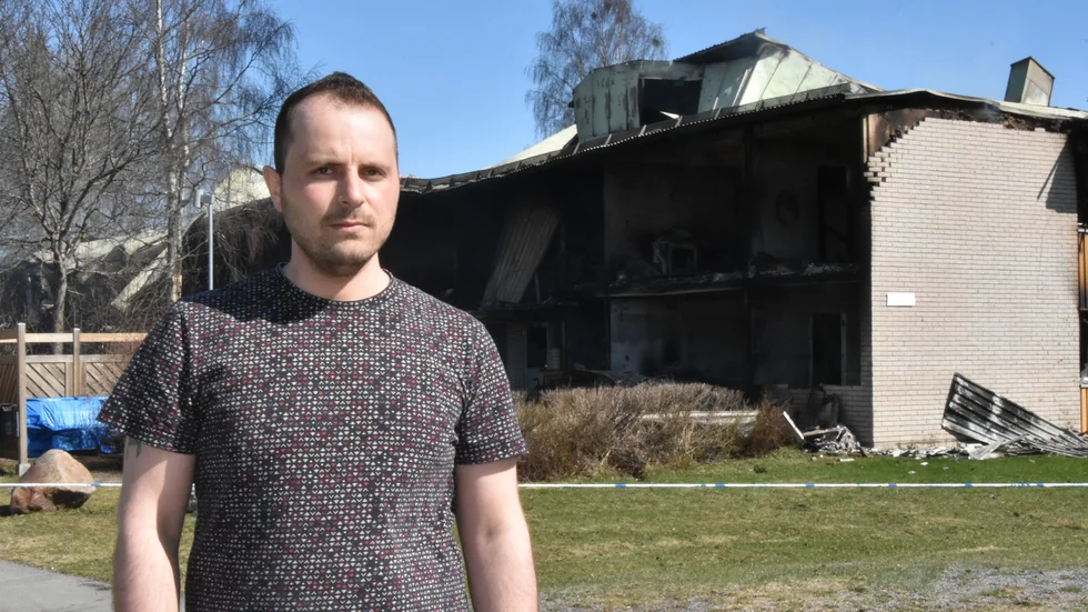 Ahmed Alkhafaja bodde på tredje våningen i flerfamiljshuset på Hertsön. "Jag förlorade allt", säger han.