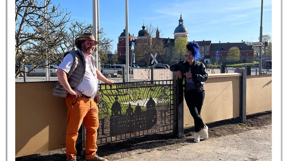 Fredrik Åström, ägare Gripsholms värdshus, med Lucy Hedges från The Travel Show.