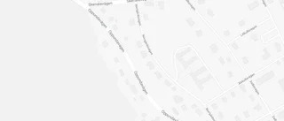 Nya ägare till 60-talshus i Bettna - 1 800 000 kronor blev priset