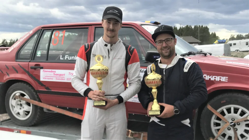 Kartläsaren Linus Funk och Linus Erixon.