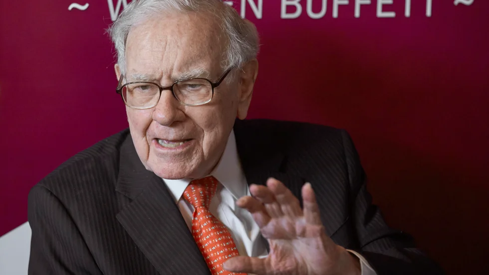 Berkshire Hathaway, med vd och ordförande Warren Buffett, presenterar kvartalssiffror i samband med en årsstämma i Omaha, Nebraska. Arkivbild