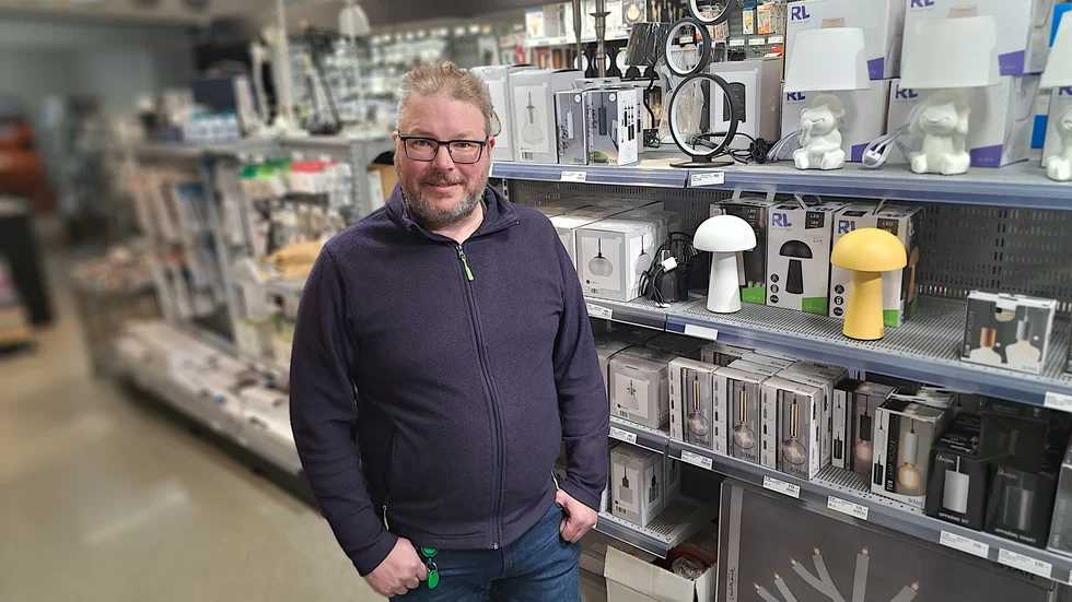 Det har blivit dags att sälja elaffären i Boden. "Vi har haft en butik för att kunna se hur fysisk handel fungerar. Butiken har varit en komplement till it-verksamheten", säger ägaren Fredrik Gustavsson.
