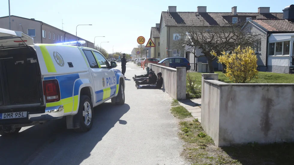 En bil med fem ungdomar stoppades och kontrollerades på Brömsebroväg i Visby på onsdagen.