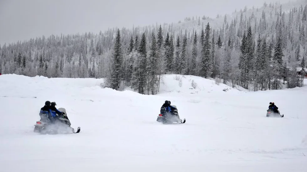 Skotrar stölr. Anser skribenten som föredrar skidor.