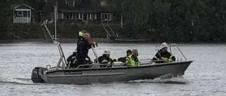 Flygplanskrasch i Umeå - nio personer i planet