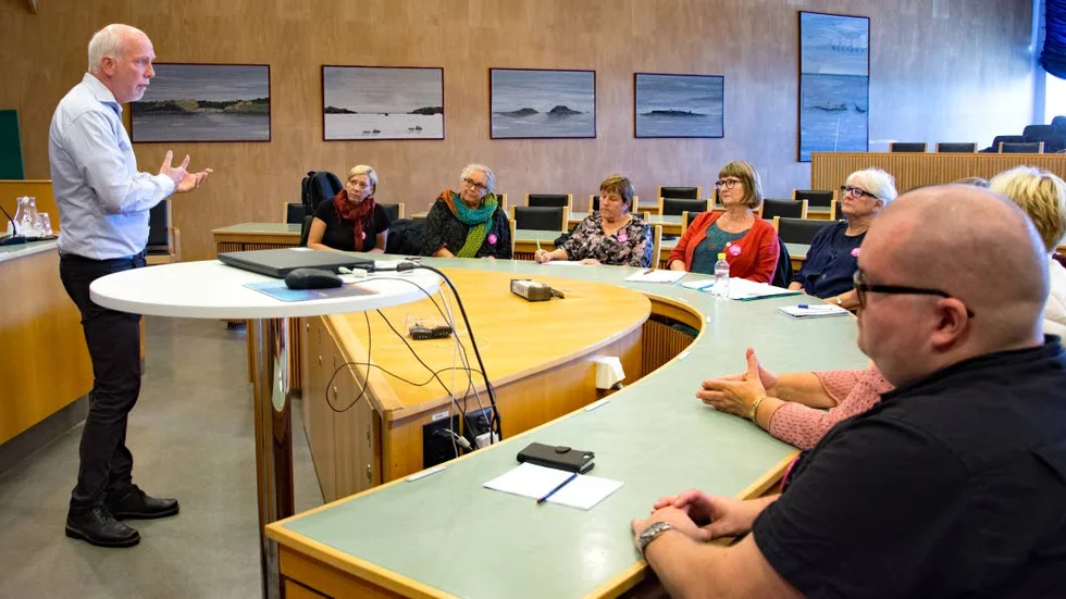 Förtoendevalda i Riksteatern Norrbotten mötte regionrådet Anders Öberg. Från vänster: Anders Öberg, Anna Björk, Anneli Nilsson,Marita Mattson Barsk, Eva Lilja, Lena Jacobsson och Johannes Sundelin. Med på mötet var även: Elisabeth Brusheim Johansson, Margareta Bergström och Kristina Grubström.