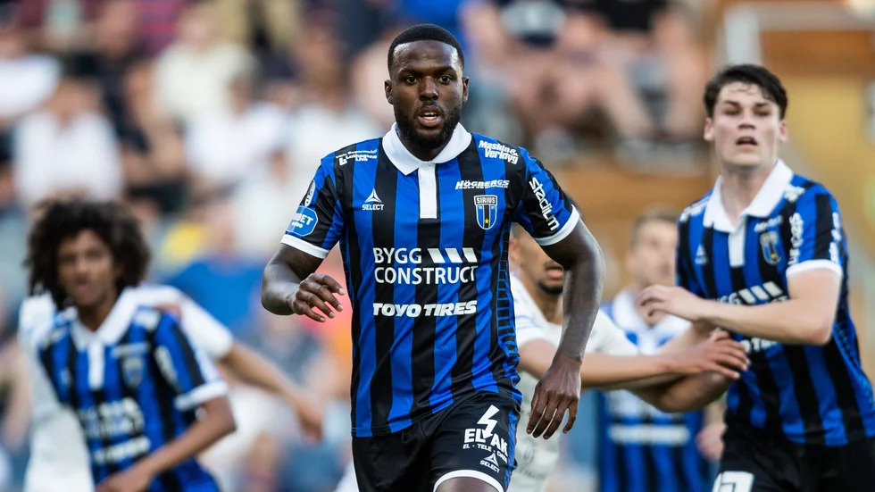 Sirius Christian Kouakou under fotbollsmatchen i Allsvenskan mellan Sirius och Halmstad. 