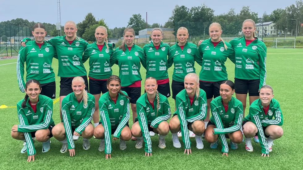 Skogstorps GoIF F17-lag uppradade inför ett nytt äventyr i Gothia Cup. "Vi strävar mest efter att spela bättre än förra året", säger lagkaptenen och den centrala mittfältaren Tilde Linnakallio.