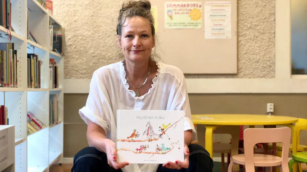 Malin Kärrbrink säger att boken om herr kråka kan användas i ett pedagogiskt syfte när man ska prata med barn om vad döden innebär. 