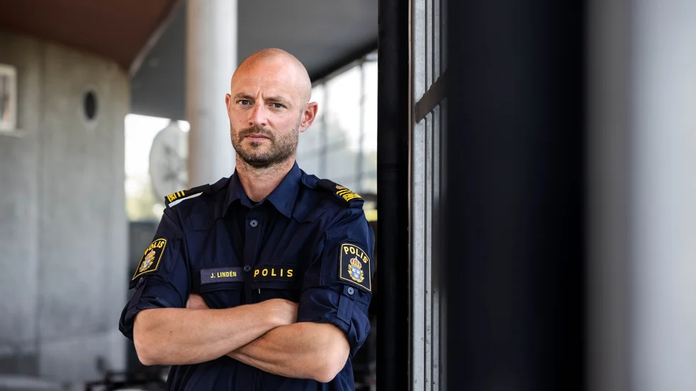 Deltagarna i avhopparprogrammet behöver ofta stöd för att bibehålla motivationen och fortsätta insatsen, uppger Johan Lindén.