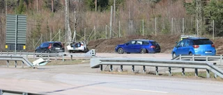 Trafikolycka på E4 – fyra förda till sjukhus