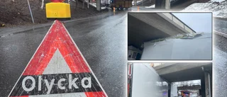 Big truck stuck under bridge in Skelleftehamn