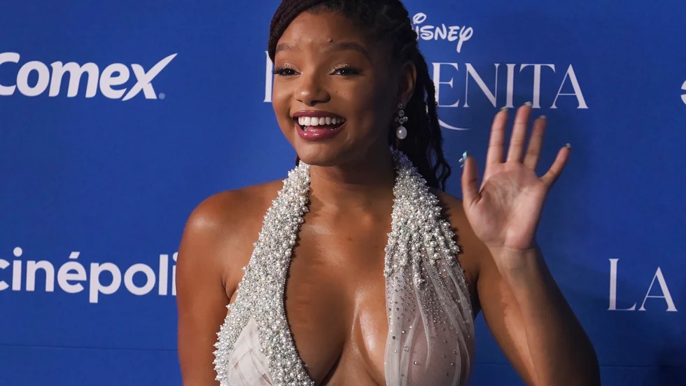 Halle Bailey spelar Ariel i Disneys nyinspelning av "Den lilla sjöjungfrun". Arkivbild.
