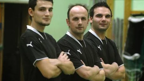 Målfarlig trio. Västervik BoIS gjorde inte mindre än 17 mål i Tjust Open. Den här trion svarade för 14 av dem. Från vänster Ferdi Sajhadi 8 mål och skyttekung, Arber Hasangjekaj 3 och Ricky Gashi 3. Foto: Anders Liljegren