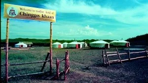 Turistläger. Även inom turismen i Mongoliet lever man högt på Djingis Khan. Foto: Roland Johansson/Scanpix