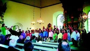 Sångarglädje. Tjust gospel bjöd på en mycket uppskattad konsert i Hallingebergs kyrka