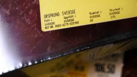 Rätt etikett. Det är inte misstankar om fusk som ligger bakom Västerviks kommuns granskning av rutiner kring märkning av kött. Men rutiner måste förbättras i fem av sju livsmedelsbutiker i kommunen. Foto: ELIN LUNDHOLM