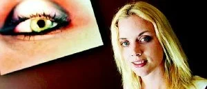Amanda säger hejdå till tonåren