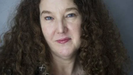 Författaren Anna-Karin Palm vet hur det känns att inte ha ett språk. Under åren i Frankrike betraktades hon som imbecill tills hon behärskade franskan. Foto: Fredrik Sandberg/Scanpix
