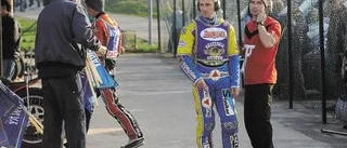 Okoniewski fortsätter i Västervik Speedway