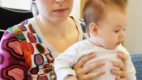 (Mp) vill förkorta arbetsdagarna för kommunalt anställda, det säger Anna Bodjo, här med dottern Ninja.