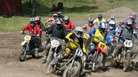 Det är kamp om täten även i veteranmotocrossen.Foto: Privat