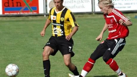 Mittfältaren Filip Westerholm, till höger, var en av Tjusts bästa spelare i segermatchen mot Timmernabben.Foto: Ingemar Petersson
