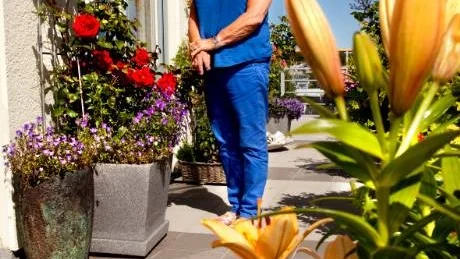 Både blyg och utåtriktad. Alla av Margareta Larssons blommor växer tack vare sol, vatten och näring.