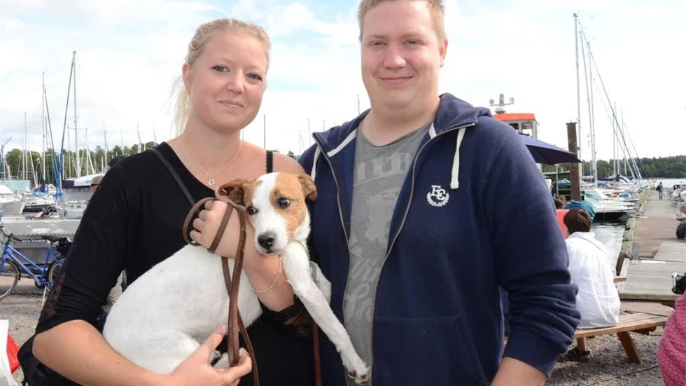 Malin Palm, här med hunden Bosse, och Christian Larsson har varit på utställningen flera gånger förut, men i år är det första gången som de är där tillsammans.