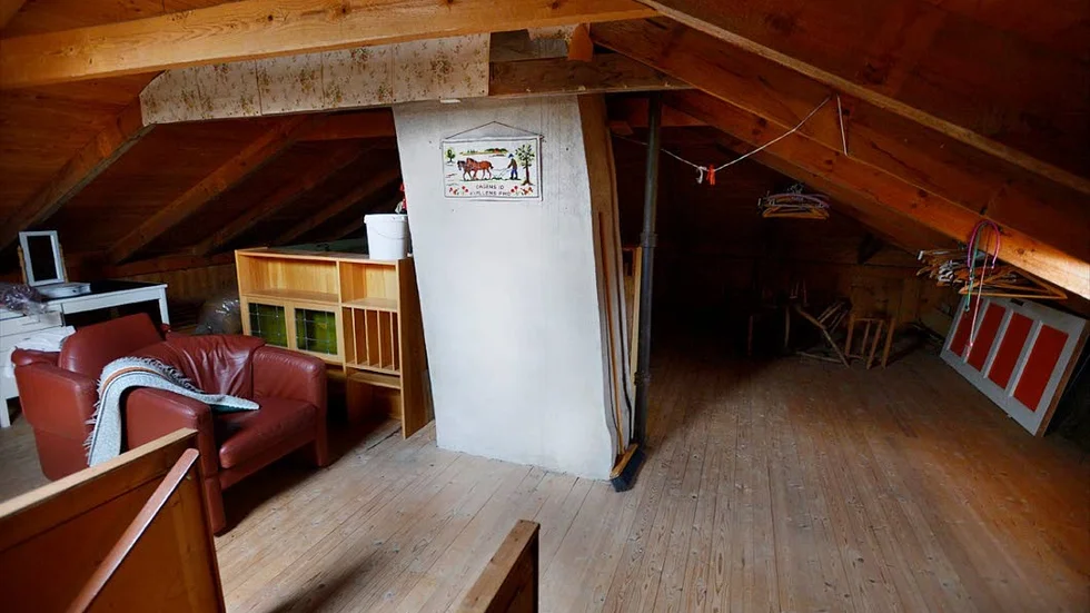 Huset i Kolsebro har en inredningsbar vind.