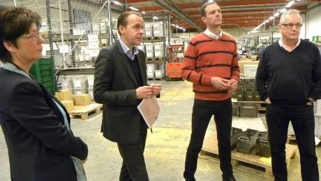 Det går fortsatt bra för Ankarsrum Industrier konstaterar ekonomichefen Berit Jansson, vd Thomas Håkansson, produktionschef Urban Persson och marknadschef Ingwar Svensson.Foto: Anders Jacobsson
