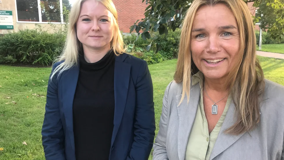 Linda Lundin (S) kommunalråd i Gnesta tillsammans med landsbygdminister Anna-Caren Sätherberg (S). Vargfrågan stod på agendan.