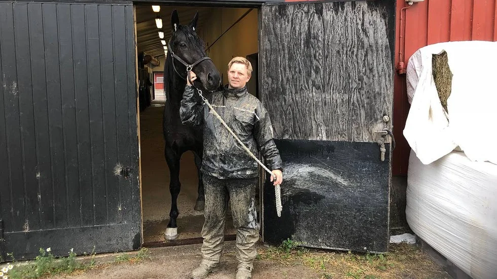 Mattias Djuse har gjort Hårby travcamp vid Hjästaviken till sitt nya hem.
