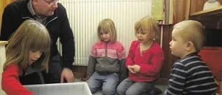 Undermåliga förskolelokaler "I stan skulle man aldrig acceptera att ha sina barn i sådana lokaler", säger man i Totebo