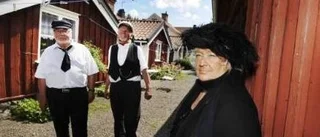 Arrangörer lämnar rodden i protest