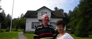 Målning av påfågel väcker nyfikenhet