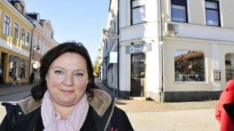 Helena Schollin tar över Önska på Storgatan den första november. Räkna med en del färgsprakande nyheter i butiken då.