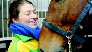 Josefine Svensson och Leopold. Under det gångna året har parets styrka och samspel vuxit. De har hittat varandra och paret har kvalificerat sig till helgens SM-final i hästhoppning i Flyinge i Skåne. Foto: Ilkka Ranta