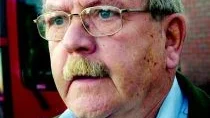 Helhetssyn behövs. Sune Johansson har god insyn i psykiatrisk vård sedan hans son blev sjuk. Han anser att samordningen måste bli bättre så att inte psykiskt funktionshindrade hamnar mellan olika stolar.