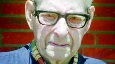 103 år. Karl Andersson, mera känd som "Kalle på Hälla" fyller i morgon 103 år, vilket kommer att firas med födelsedagskalas i Loftahammars församlingshem.