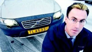 Högre standard i Västervik. Micke Östman, ordförande i Taxi Västervik tror att taxibilarna i kommunen håller högre standard än länsgenomsnittet. Förra året underkändes en tredjedel av de besiktigade taxibilarna i länet med krav på efterkontroll.Foto: Anders Steiner