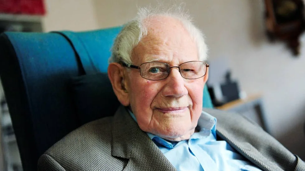 Beläst. Innan pensionering var Simon rektor i Västervik.