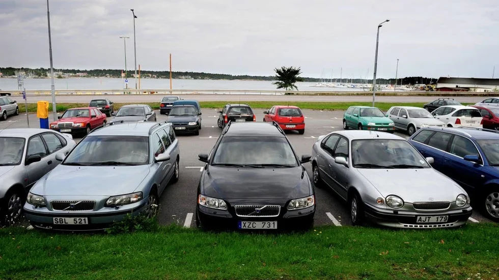 Parkering. Samhällsbyggnadsenheten arbetar med att ta fram en strategi för parkering i Västervik.