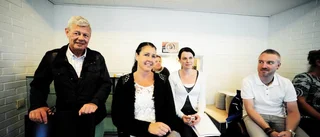 Ungt gäng mönstrar på
