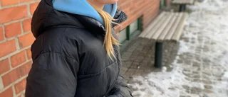 Julia, 18, föll för trenden – nu har hon snigelslem i ansiktet 